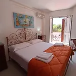 Eden Villa *