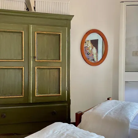 Eden Villa *